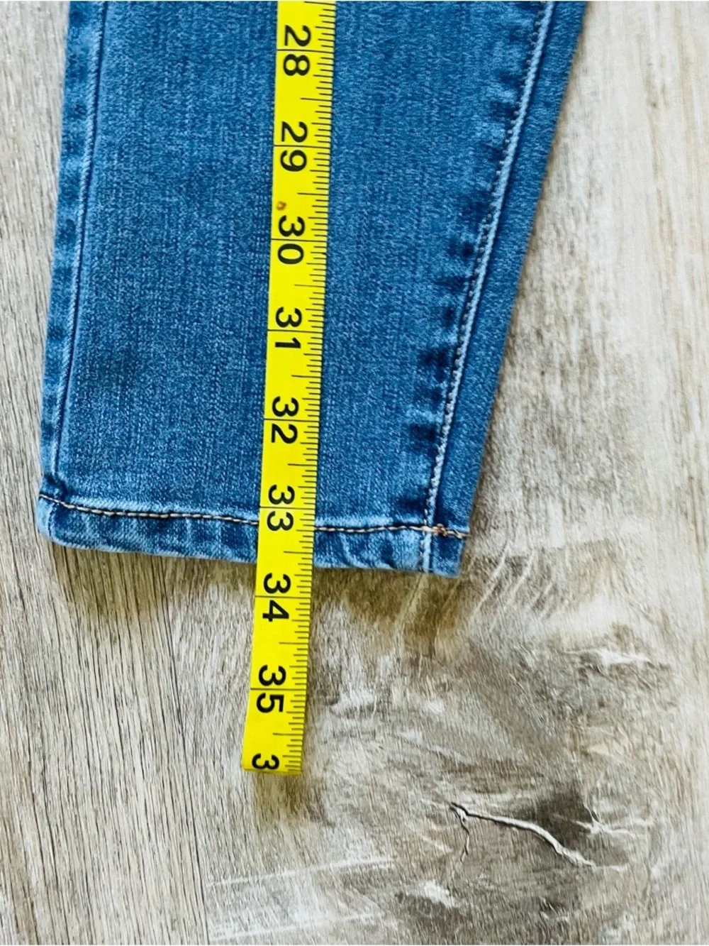 Time and Tru Women's Skinny Jeans in Medium Blue Wash